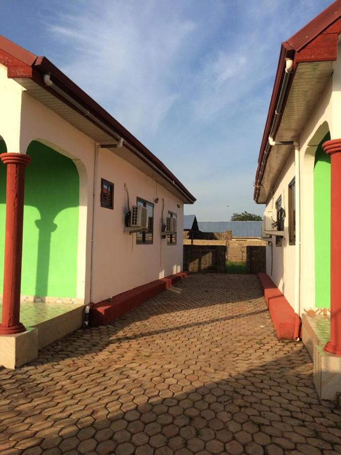Temaya Cottage Lodge Tamale Buitenkant foto